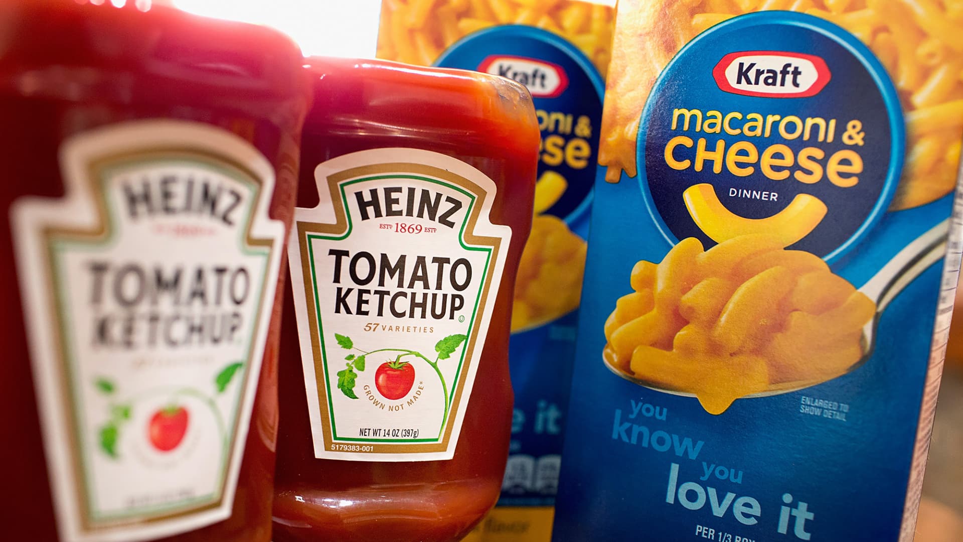 Kraft Heinz to split into two companies