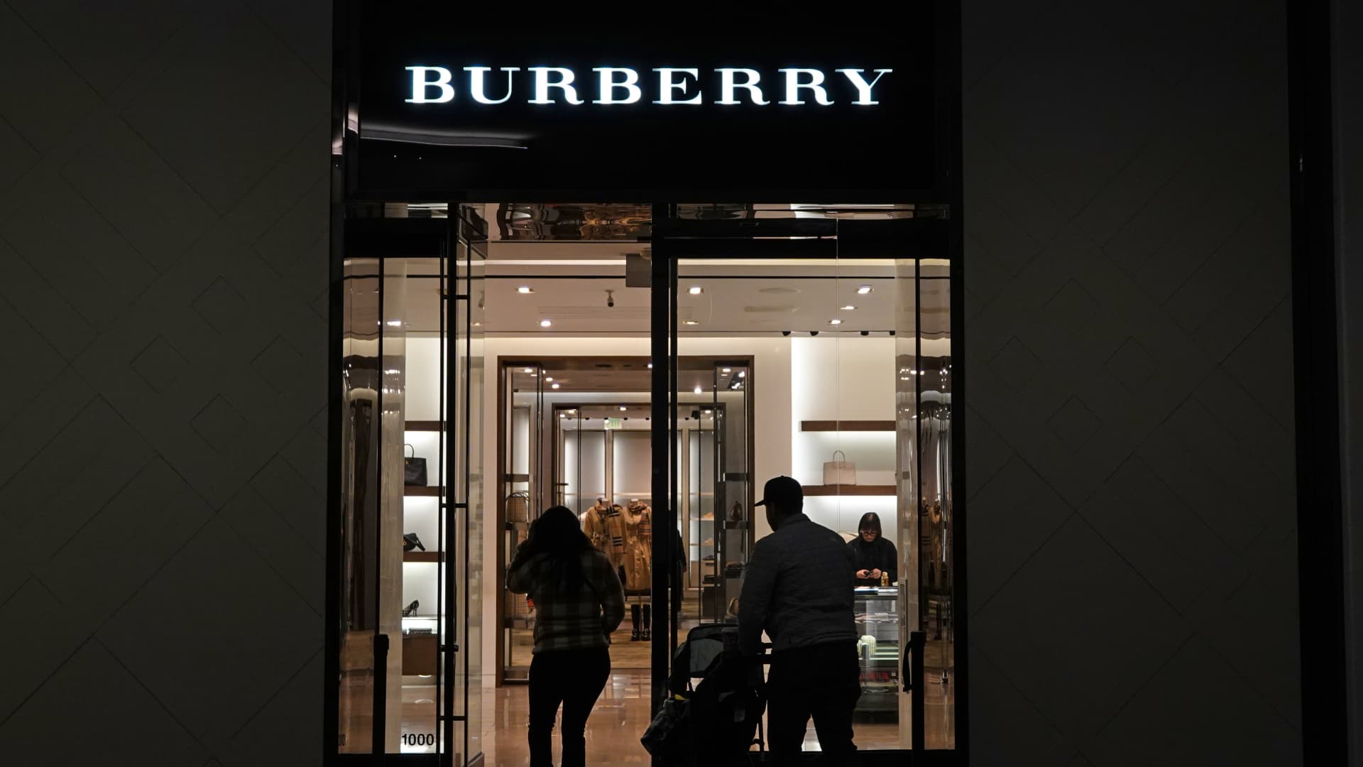 Burberry to return to FTSE 100 after a year’s absence amid overhaul